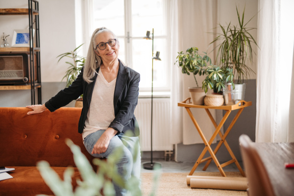 Portrait of a senior woman with busines look.