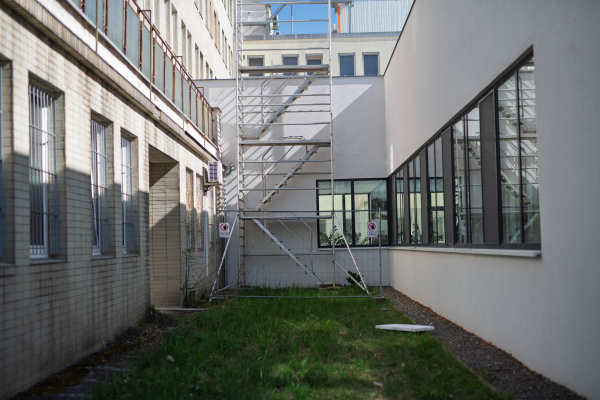 Repair and renovation activity at public healthcare facility in Slovakia